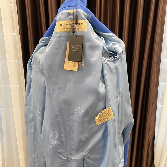 New! Burberry Sky Blue Trench Coat 🧥 - Picture 8 of 16